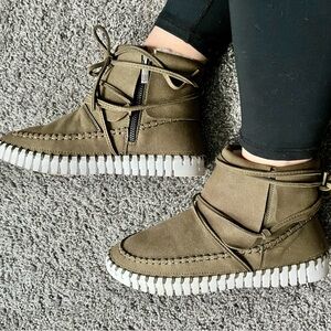 Ilse Jacobsen Tulip Ankle boots sage, size 41 9 Danish Scandinavian vegan uggs